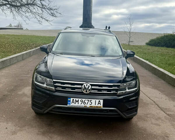 Чорний Фольксваген Тігуан, об'ємом двигуна 2 л та пробігом 159 тис. км за 19000 $, фото 1 на Automoto.ua