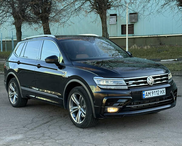 Черный Фольксваген Тигуан, объемом двигателя 1.98 л и пробегом 70 тыс. км за 27999 $, фото 1 на Automoto.ua