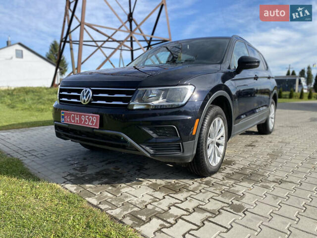 Черный Фольксваген Тигуан, объемом двигателя 2 л и пробегом 153 тыс. км за 17200 $, фото 1 на Automoto.ua