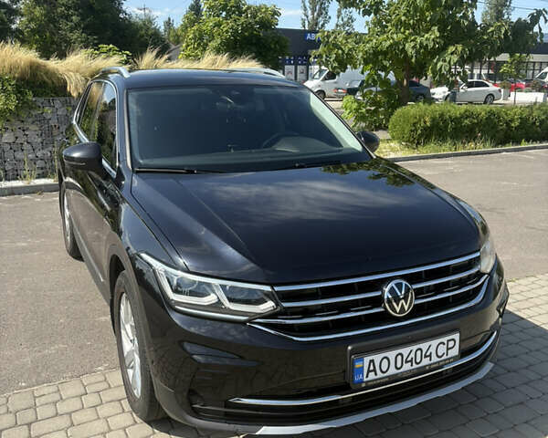 Черный Фольксваген Тигуан, объемом двигателя 2 л и пробегом 114 тыс. км за 34200 $, фото 1 на Automoto.ua