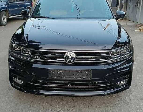 Черный Фольксваген Тигуан, объемом двигателя 0 л и пробегом 72 тыс. км за 14700 $, фото 1 на Automoto.ua