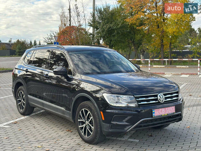 Черный Фольксваген Тигуан, объемом двигателя 2 л и пробегом 101 тыс. км за 22750 $, фото 1 на Automoto.ua