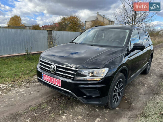 Черный Фольксваген Тигуан, объемом двигателя 2 л и пробегом 107 тыс. км за 21500 $, фото 1 на Automoto.ua