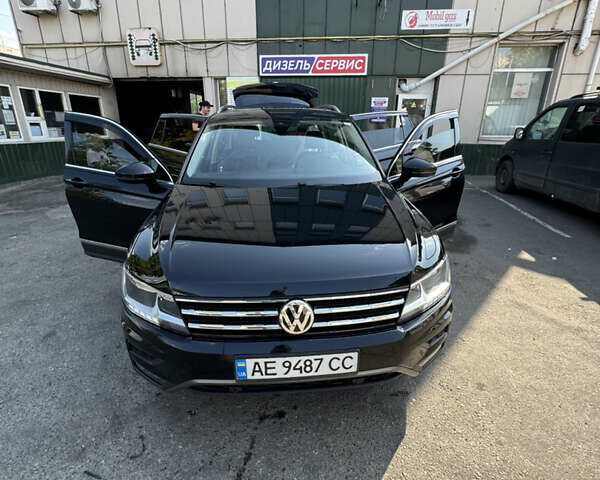 Черный Фольксваген Тигуан, объемом двигателя 1.98 л и пробегом 56 тыс. км за 28000 $, фото 1 на Automoto.ua