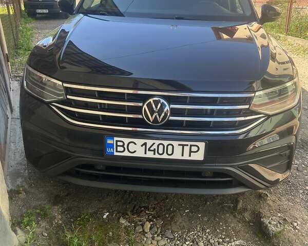 Черный Фольксваген Тигуан, объемом двигателя 1.98 л и пробегом 33 тыс. км за 27519 $, фото 1 на Automoto.ua