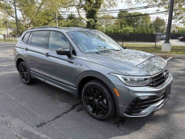 Черный Фольксваген Тигуан, объемом двигателя 2 л и пробегом 18 тыс. км за 15000 $, фото 1 на Automoto.ua