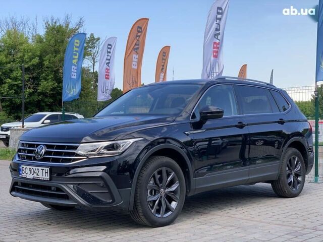 Чорний Фольксваген Тігуан, об'ємом двигуна 2 л та пробігом 10 тис. км за 27955 $, фото 1 на Automoto.ua