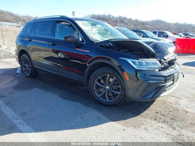 Черный Фольксваген Тигуан, объемом двигателя 2 л и пробегом 86 тыс. км за 14350 $, фото 1 на Automoto.ua