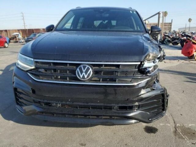 Чорний Фольксваген Тігуан, об'ємом двигуна 2 л та пробігом 36 тис. км за 18700 $, фото 1 на Automoto.ua