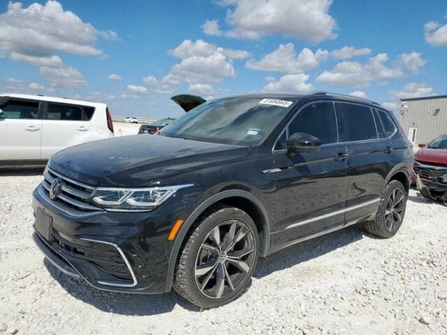 Черный Фольксваген Тигуан, объемом двигателя 2 л и пробегом 15 тыс. км за 9900 $, фото 1 на Automoto.ua