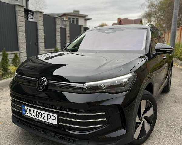 Чорний Фольксваген Тігуан, об'ємом двигуна 2 л та пробігом 1 тис. км за 48700 $, фото 1 на Automoto.ua
