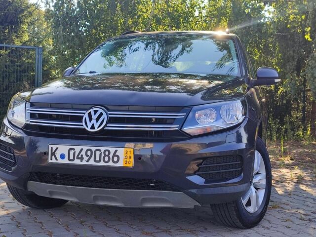 Фиолетовый Фольксваген Тигуан, объемом двигателя 2 л и пробегом 292 тыс. км за 9999 $, фото 1 на Automoto.ua