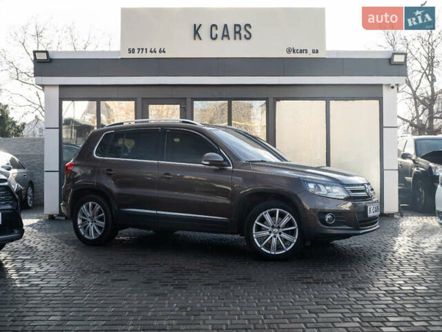 Коричневый Фольксваген Тигуан, объемом двигателя 2 л и пробегом 235 тыс. км за 15900 $, фото 1 на Automoto.ua