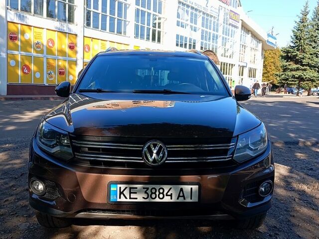 Коричневый Фольксваген Тигуан, объемом двигателя 2 л и пробегом 176 тыс. км за 17000 $, фото 1 на Automoto.ua