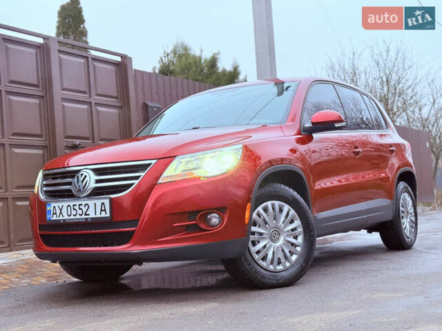 Червоний Фольксваген Тігуан, об'ємом двигуна 1.98 л та пробігом 218 тис. км за 8999 $, фото 1 на Automoto.ua
