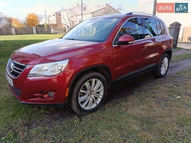 Красный Фольксваген Тигуан, объемом двигателя 1.98 л и пробегом 497 тыс. км за 9000 $, фото 1 на Automoto.ua