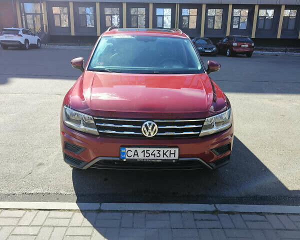Червоний Фольксваген Тігуан, об'ємом двигуна 1.98 л та пробігом 62 тис. км за 23000 $, фото 1 на Automoto.ua
