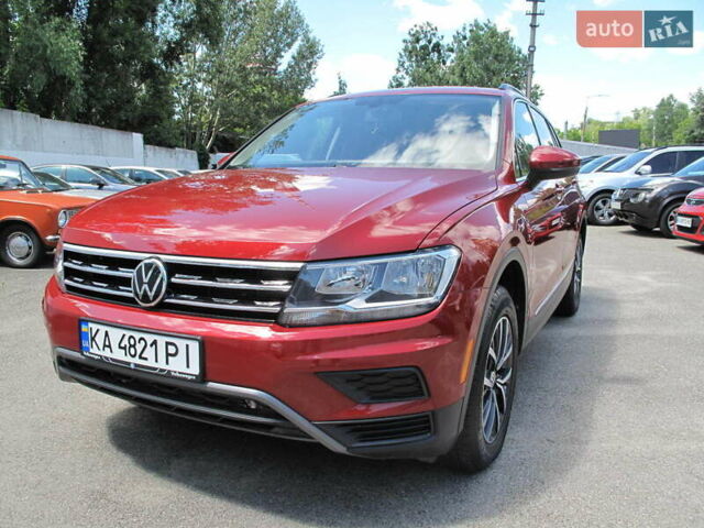 Красный Фольксваген Тигуан, объемом двигателя 2 л и пробегом 80 тыс. км за 21500 $, фото 1 на Automoto.ua