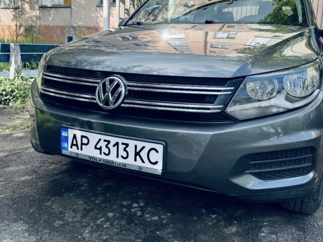 Серый Фольксваген Тигуан, объемом двигателя 2 л и пробегом 184 тыс. км за 10900 $, фото 1 на Automoto.ua