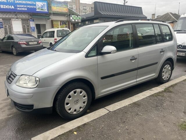 Серый Фольксваген Тигуан, объемом двигателя 1.6 л и пробегом 207 тыс. км за 5000 $, фото 1 на Automoto.ua