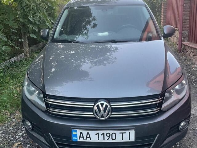 Сірий Фольксваген Тігуан, об'ємом двигуна 2 л та пробігом 165 тис. км за 15000 $, фото 1 на Automoto.ua