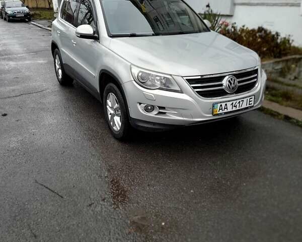 Серый Фольксваген Тигуан, объемом двигателя 1.97 л и пробегом 164 тыс. км за 11300 $, фото 1 на Automoto.ua