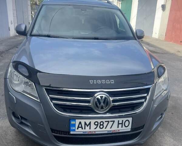 Серый Фольксваген Тигуан, объемом двигателя 1.39 л и пробегом 260 тыс. км за 7500 $, фото 1 на Automoto.ua