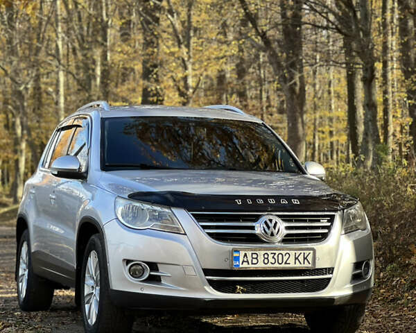 Сірий Фольксваген Тігуан, об'ємом двигуна 2 л та пробігом 315 тис. км за 8900 $, фото 1 на Automoto.ua