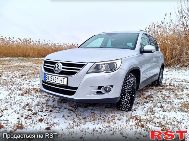 Сірий Фольксваген Тігуан, об'ємом двигуна 2 л та пробігом 48 тис. км за 15000 $, фото 1 на Automoto.ua