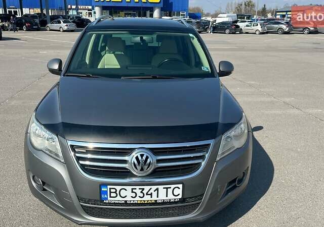 Сірий Фольксваген Тігуан, об'ємом двигуна 1.98 л та пробігом 250 тис. км за 10100 $, фото 1 на Automoto.ua