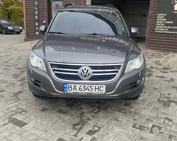 Сірий Фольксваген Тігуан, об'ємом двигуна 1.98 л та пробігом 167 тис. км за 10500 $, фото 1 на Automoto.ua