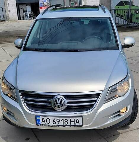 Серый Фольксваген Тигуан, объемом двигателя 1.4 л и пробегом 148 тыс. км за 9800 $, фото 1 на Automoto.ua