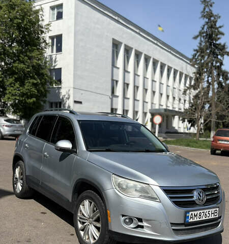 Серый Фольксваген Тигуан, объемом двигателя 1.98 л и пробегом 175 тыс. км за 10000 $, фото 1 на Automoto.ua