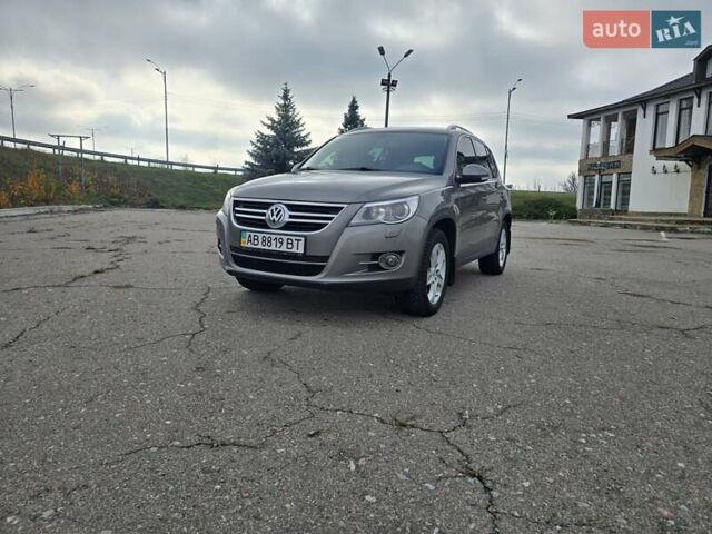 Серый Фольксваген Тигуан, объемом двигателя 2 л и пробегом 186 тыс. км за 14500 $, фото 1 на Automoto.ua
