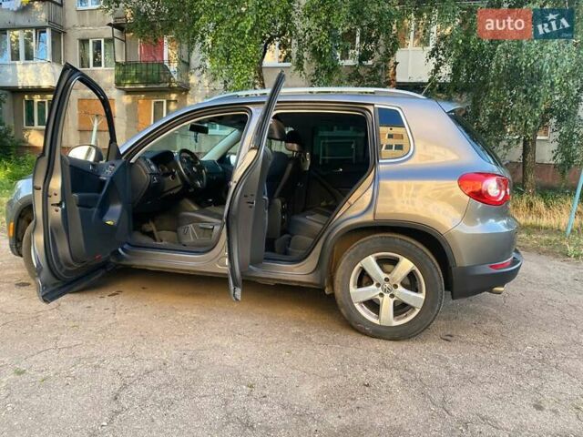 Серый Фольксваген Тигуан, объемом двигателя 1.98 л и пробегом 226 тыс. км за 8600 $, фото 1 на Automoto.ua