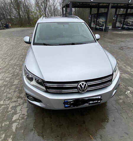 Серый Фольксваген Тигуан, объемом двигателя 1.98 л и пробегом 260 тыс. км за 11500 $, фото 1 на Automoto.ua