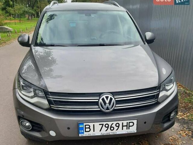 Серый Фольксваген Тигуан, объемом двигателя 1.98 л и пробегом 268 тыс. км за 10200 $, фото 1 на Automoto.ua