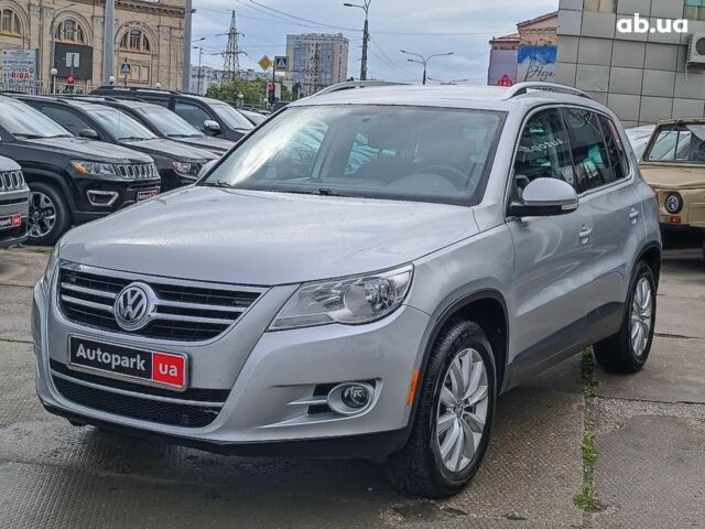 Сірий Фольксваген Тігуан, об'ємом двигуна 2 л та пробігом 189 тис. км за 10990 $, фото 1 на Automoto.ua