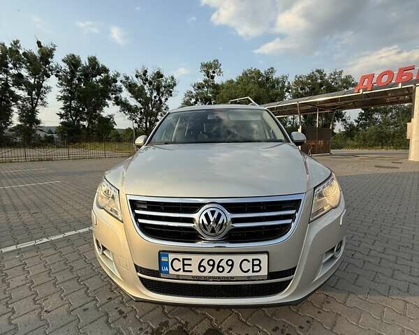 Серый Фольксваген Тигуан, объемом двигателя 1.98 л и пробегом 300 тыс. км за 10500 $, фото 1 на Automoto.ua