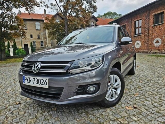 Серый Фольксваген Тигуан, объемом двигателя 1.4 л и пробегом 100 тыс. км за 8000 $, фото 1 на Automoto.ua