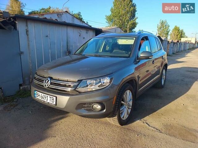 Серый Фольксваген Тигуан, объемом двигателя 1.98 л и пробегом 217 тыс. км за 12300 $, фото 1 на Automoto.ua
