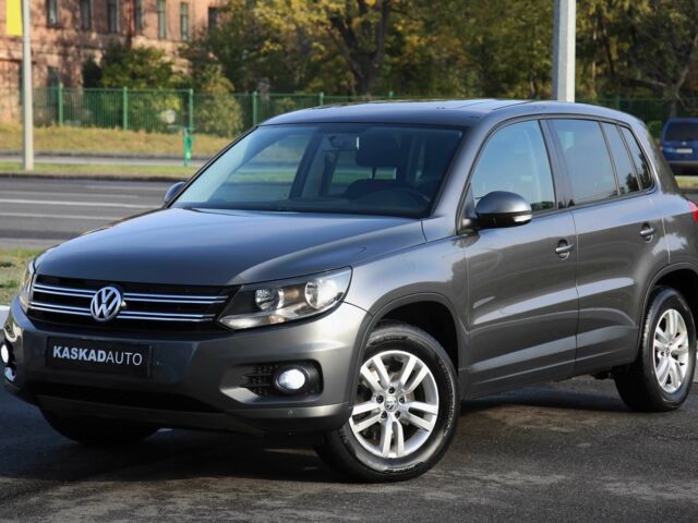 Сірий Фольксваген Тігуан, об'ємом двигуна 2 л та пробігом 129 тис. км за 11600 $, фото 1 на Automoto.ua