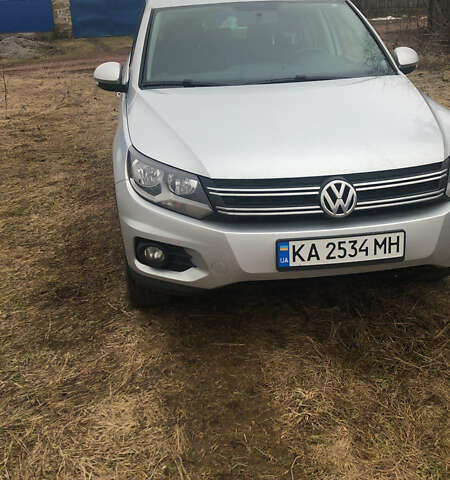 Серый Фольксваген Тигуан, объемом двигателя 1.98 л и пробегом 209 тыс. км за 12000 $, фото 1 на Automoto.ua