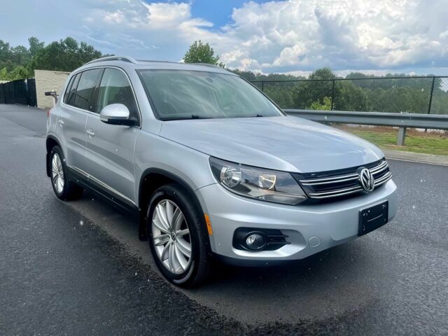 Сірий Фольксваген Тігуан, об'ємом двигуна 2 л та пробігом 88 тис. км за 7200 $, фото 1 на Automoto.ua