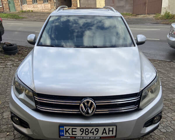 Серый Фольксваген Тигуан, объемом двигателя 1.98 л и пробегом 260 тыс. км за 9500 $, фото 1 на Automoto.ua