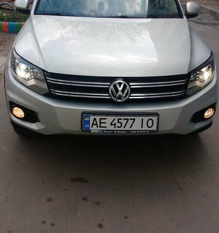 Сірий Фольксваген Тігуан, об'ємом двигуна 2 л та пробігом 165 тис. км за 12200 $, фото 1 на Automoto.ua