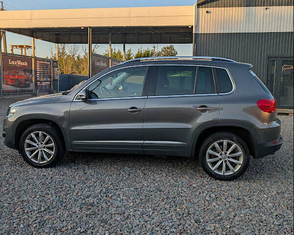 Серый Фольксваген Тигуан, объемом двигателя 1.97 л и пробегом 120 тыс. км за 22000 $, фото 1 на Automoto.ua