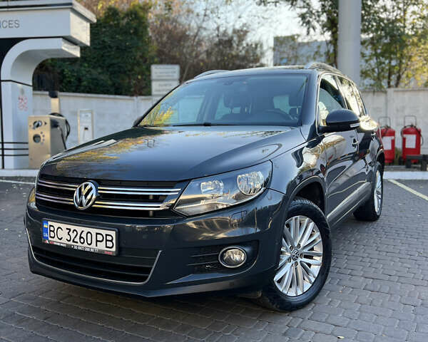 Серый Фольксваген Тигуан, объемом двигателя 2 л и пробегом 299 тыс. км за 13600 $, фото 1 на Automoto.ua