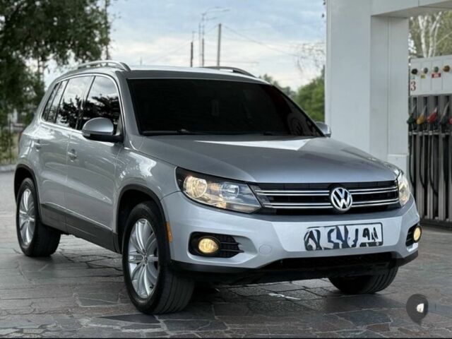 Серый Фольксваген Тигуан, объемом двигателя 2 л и пробегом 234 тыс. км за 12700 $, фото 1 на Automoto.ua