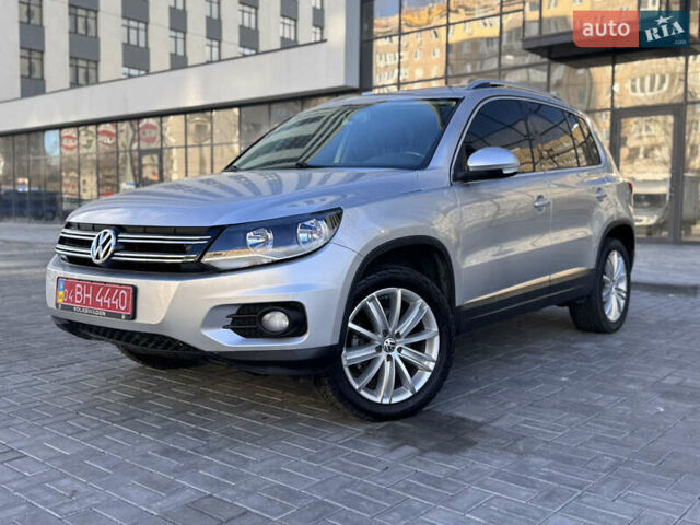 Серый Фольксваген Тигуан, объемом двигателя 2 л и пробегом 175 тыс. км за 12999 $, фото 1 на Automoto.ua